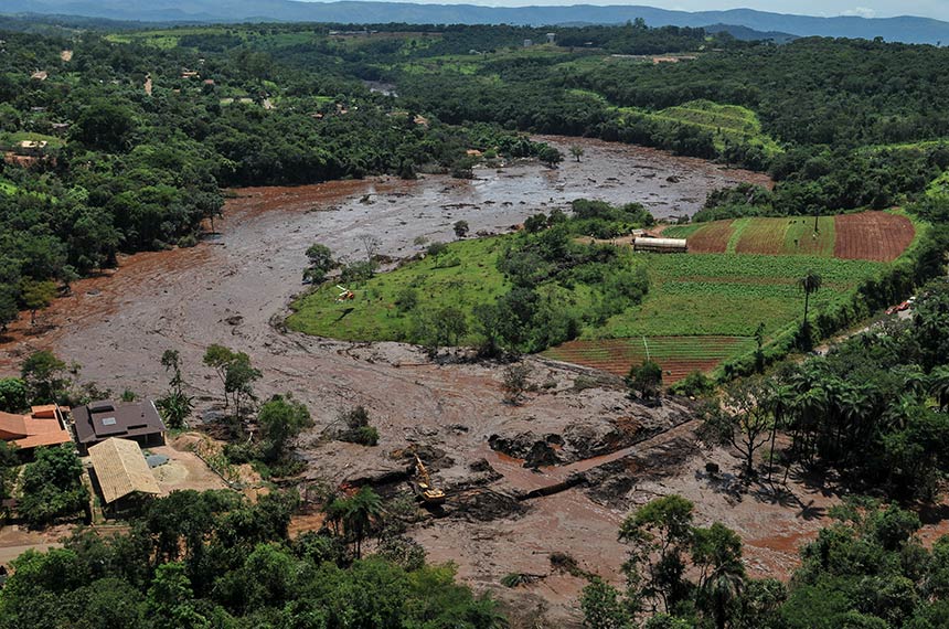 Catástrofe socioambiental provocada pelo rompimento de barragem da Vale em Brumadinho - MG